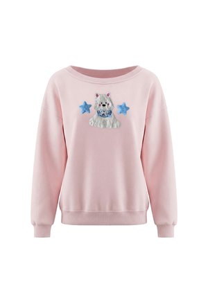 Lyserød sweatshirt med en fluffy hvid hund iført en blå sløjfe og to blå stjerner broderet på brystet.