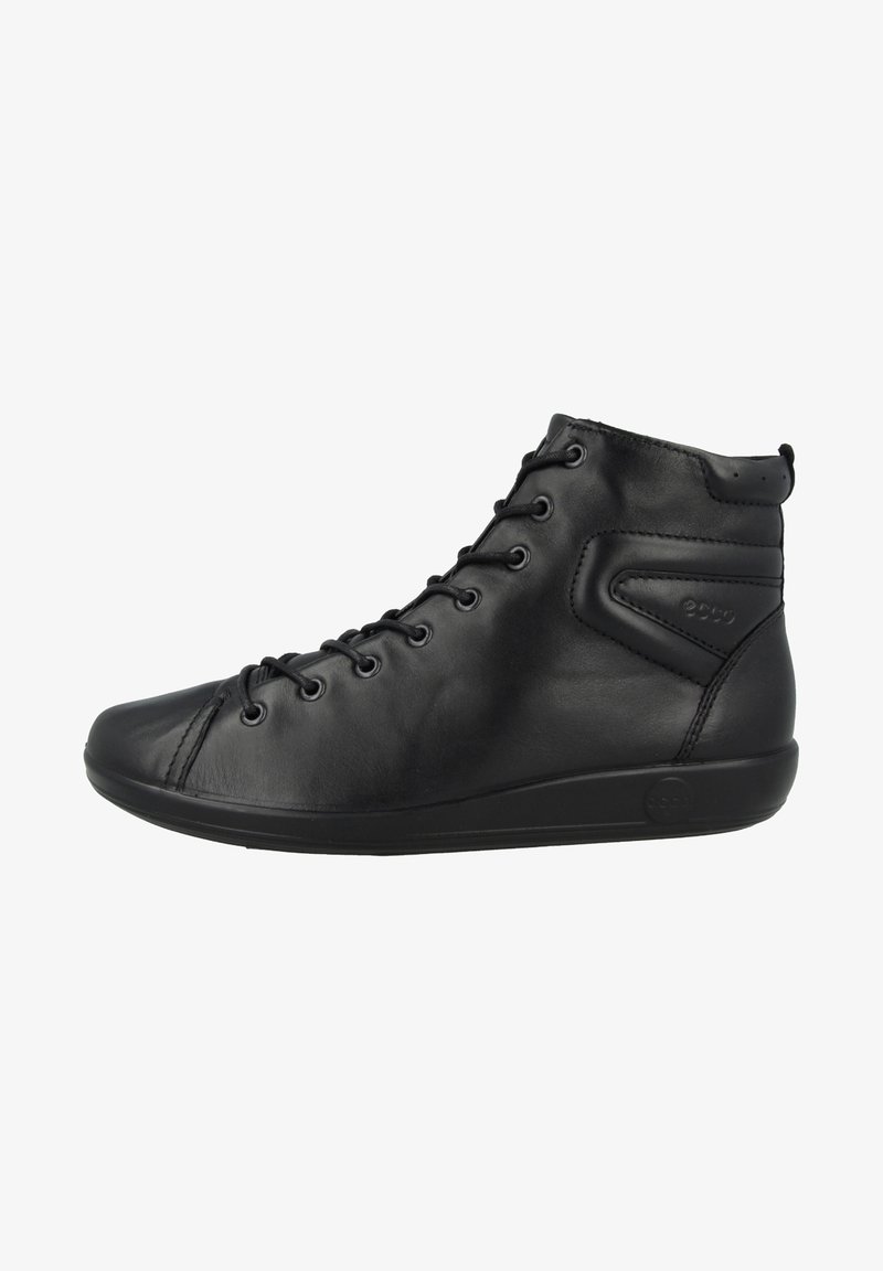 Baskets montantes en cuir noir avec lacets noirs, bout arrondi et col matelassé à la cheville, présentées de profil sur fond blanc.