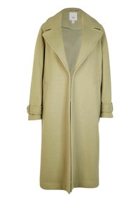 Cappotto lungo di colore verde chiaro realizzato in tessuto morbido. Caratterizzato da un colletto a rever, tasche laterali e cinturini ai polsini regolabili. Design con apertura frontale.