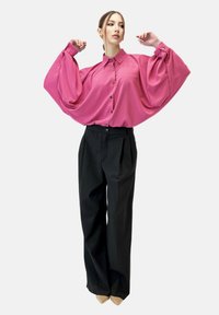 Unselected, pink