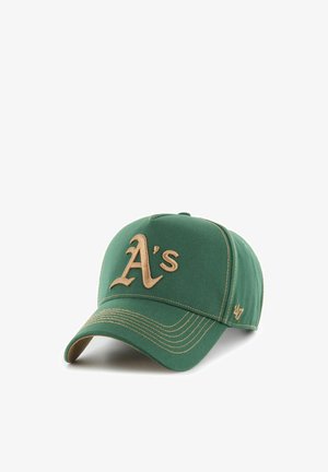 Cappellino da baseball verde con logo "A's" ricamato color beige sul davanti e logo "47" sul lato, con cuciture beige sulla visiera.