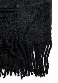 Sciarpa nera con frange, realizzata in un tessuto morbido e strutturato. Presenta lunghe frange sciolte lungo i bordi, creando un dettaglio visivamente ricco.