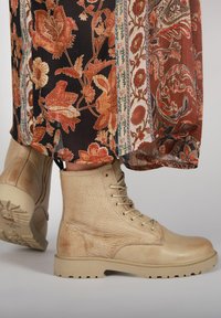 Blackstone Stivaletti stringati - fields of rye