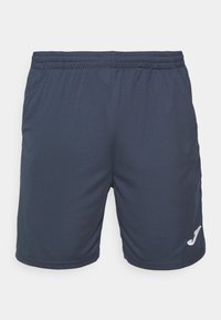 Granatowe spodenki sportowe wykonane z gładkiego, lekkiego materiału. Posiadają elastyczny pasek w talii oraz małe białe logo na dolnej lewej nogawce.