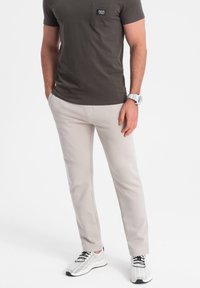 Unausgewählt, light beige
