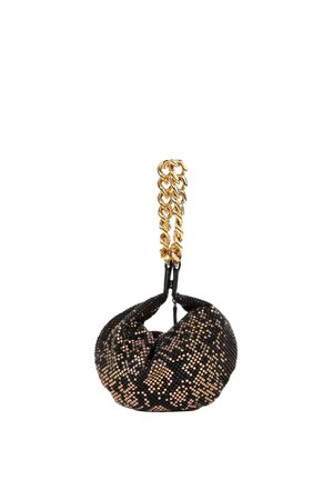 Sac à main noir et or à sequins avec une forme douce et froncée et une poignée chaîne épaisse et brillante dorée.