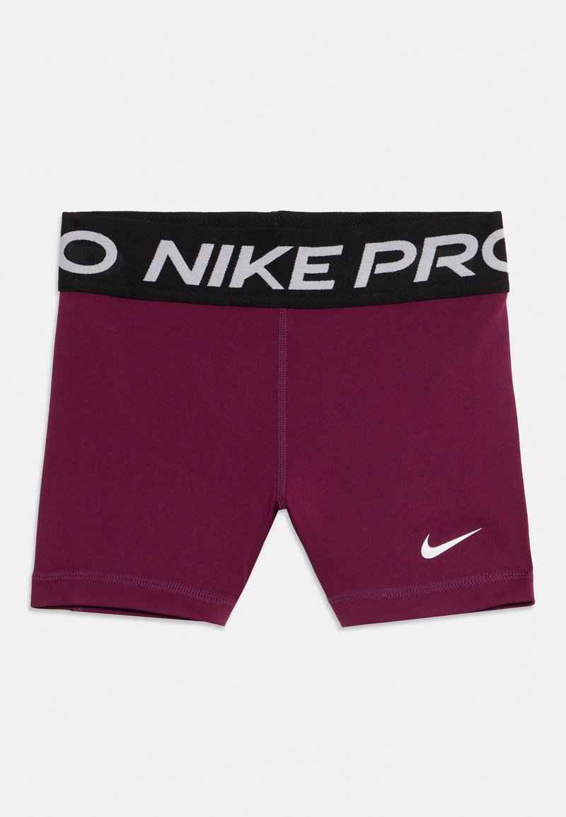 Burgunderfargede Nike Pro kompresjonsshortser med svart midjebånd som har hvit "NIKE PRO" tekst og hvit Nike swoosh-logo på venstre ben.