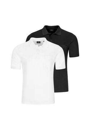 Zwei kurzärmlige Poloshirts, eines weiß und eines schwarz, jeweils mit Kragen, drei Knöpfen und einer Brusttasche.