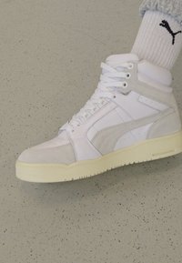 Puma SLIPSTREAM MID HERITAGE UNISEX - Sapatilhas de cano alto - white/pristine