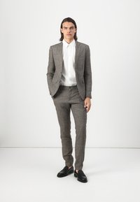 Lindbergh PANTS - Pantalones - brown