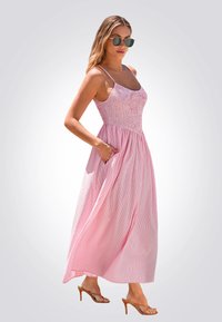 Cupshe SWEET SLEEVELESS - Vestido largo - light pink