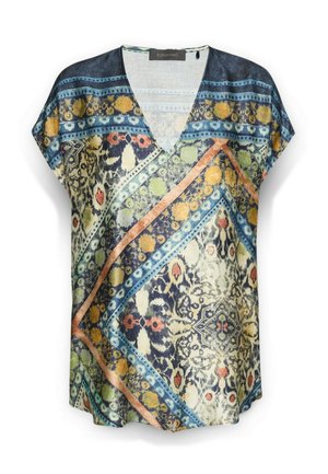Top a manica corta con scollo a V caratterizzato da un motivo geometrico multicolore con accenti floreali, principalmente in tonalità di blu, giallo e arancione.