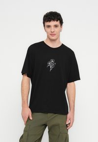 Jack & Jones JJDREW TEE CREW NECK - Μπλουζάκι με στάμπα - black