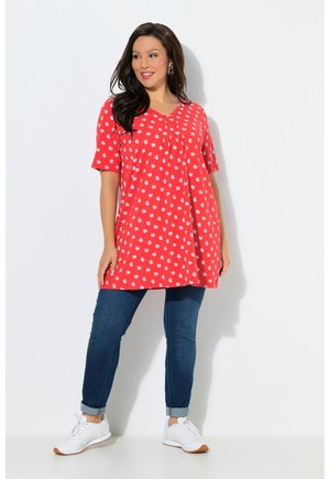 - T-shirt z nadrukiem