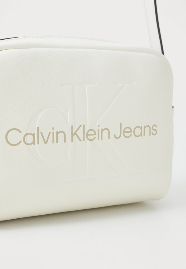 SCULPTED CAMERA BAG - Cross body bag - tofu4