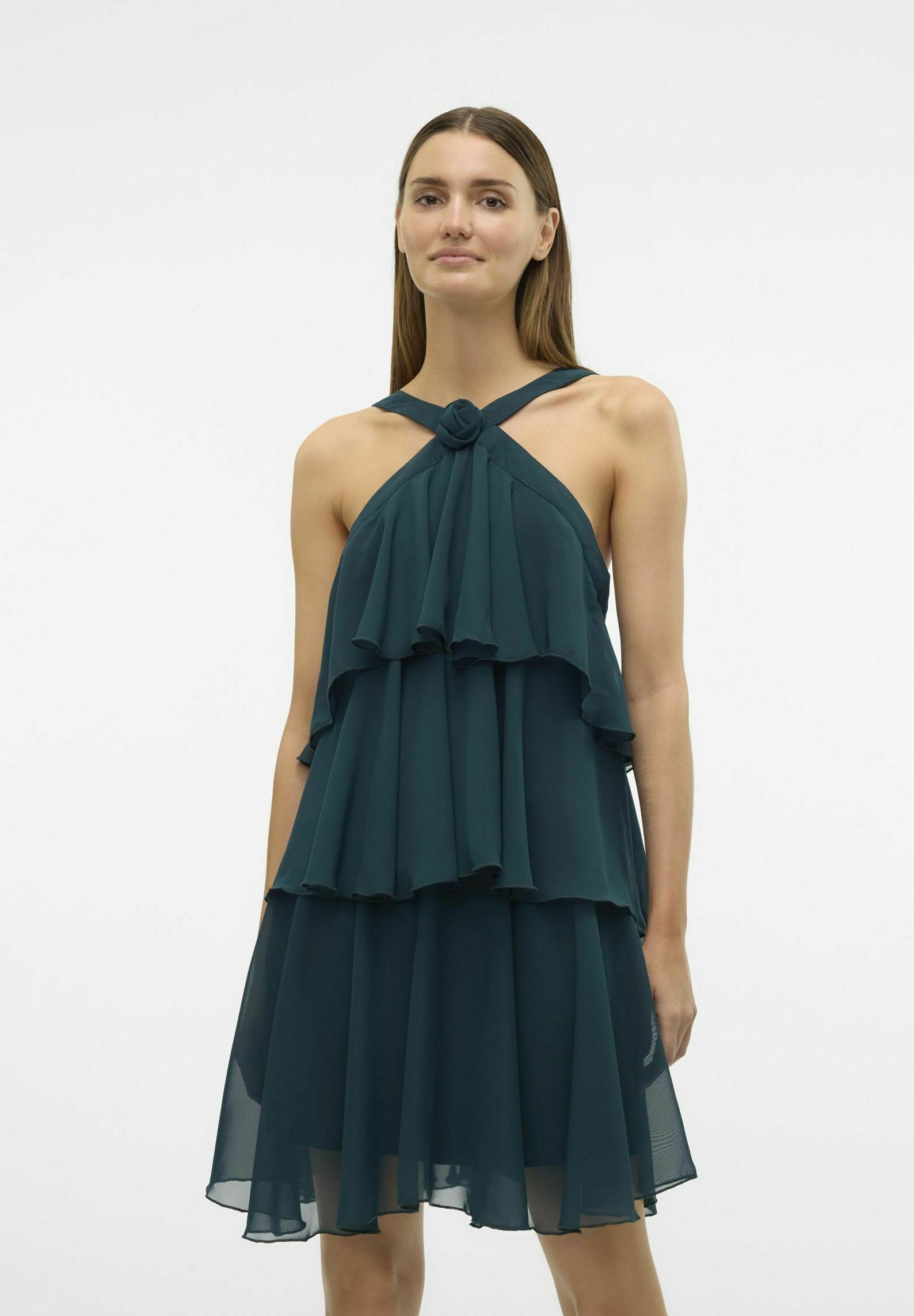 Vero Moda VMFELICIA RUFFLE SHORT - Cocktail dress / Party dress - ponderosa pine/evergreen - Zalando.co.uk Vero Moda VMFELICIA RUFFLE SHORT - Cocktail dress / Party dress - ponderosa pine/evergreen - Zalando.co.uk