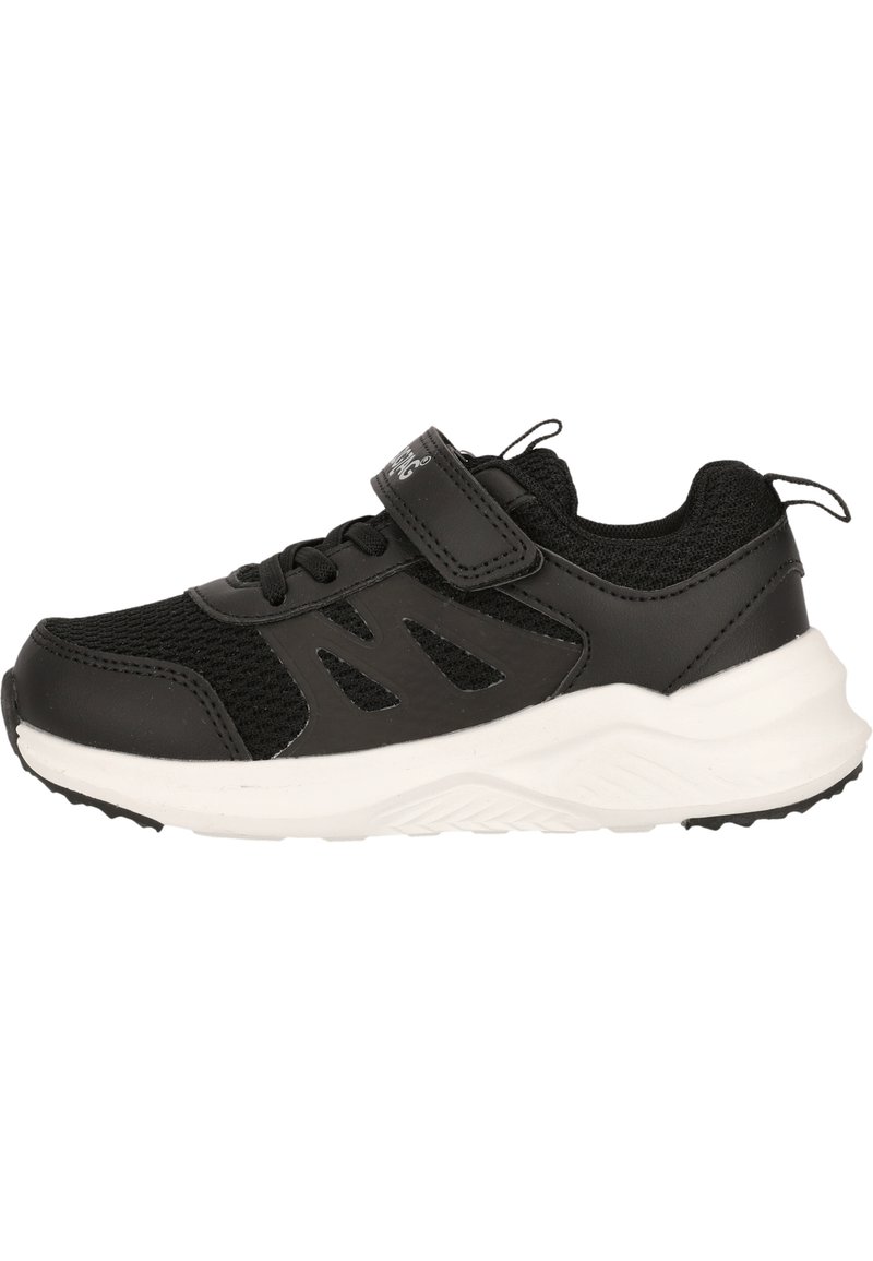 Scarpa sportiva nera con tomaia in rete, dettagli sintetici, suola testurizzata e cinturino con chiusura a strappo. Design leggero con suola bianca.