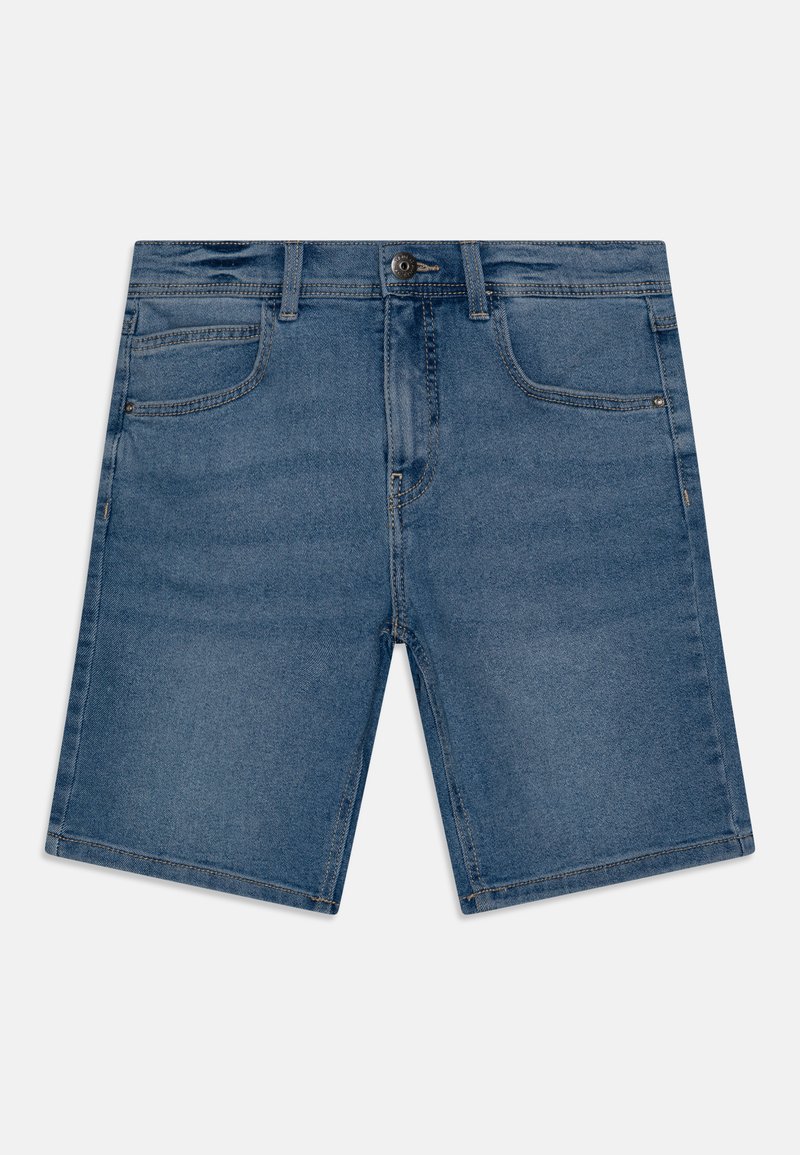 Shorts en denim bleu moyen, présentant une coupe classique avec cinq poches, des passants de ceinture et des détails de couture contrastants. Tissu extensible pour plus de confort.