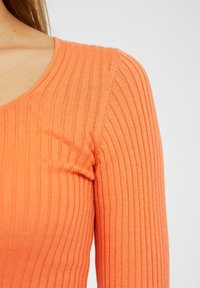 ARMEDANGELS Strickpullover - orange