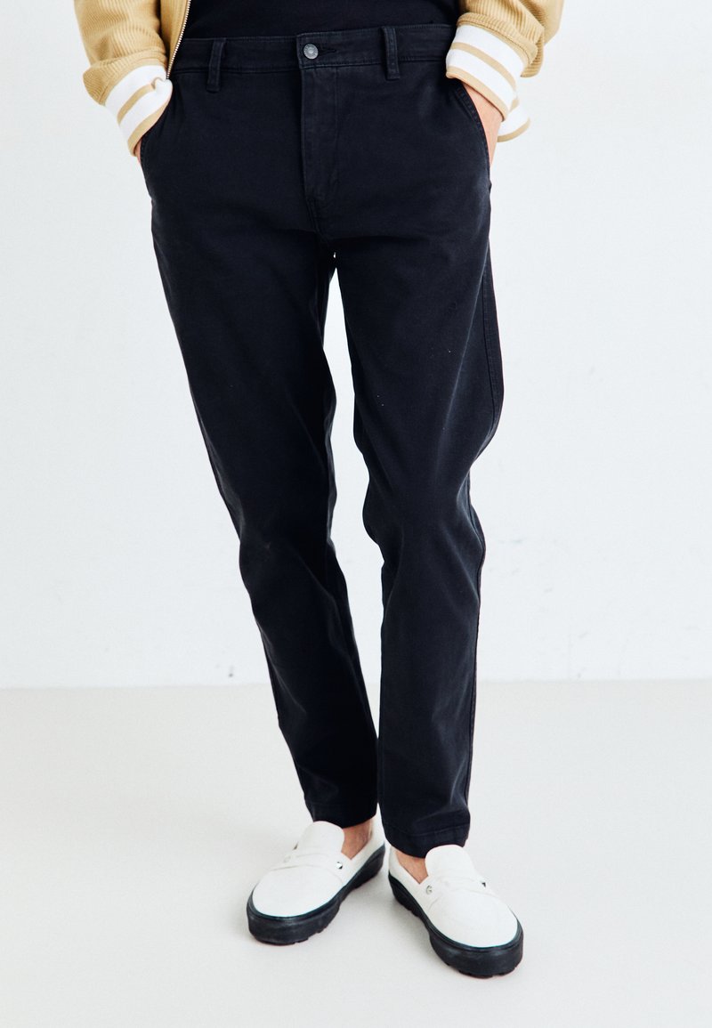 Levi's Heren XX Chino's Donkerkaki