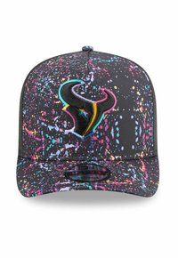 Casquette noire avec un motif éclaboussé multicolore, présentant un logo brodé à l'avant. Visière plate et fermeture snapback. Tissu léger.