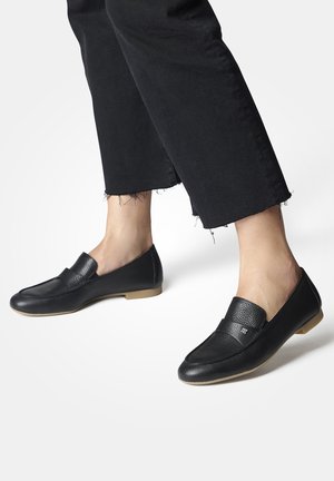 Loafers - easy grained black