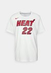 NBA JIMMY BUTLER MIAMI HEAT NAME & NUMBER TEE - Klubu apģērbs - white