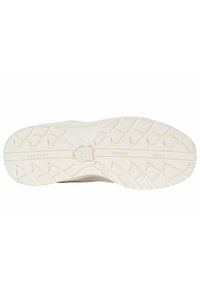 Suela de zapato de goma blanca con patrón de banda de rodadura texturizado, que presenta ranuras profundas y un logo en relieve, diseñada para proporcionar tracción y durabilidad.