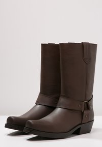 santiag kentucky's western