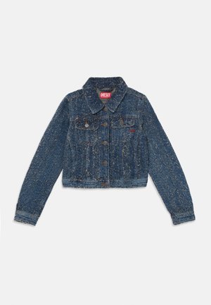 Jeansjakke i blått med strukturert finish, knappelukking, spiss krage og to brystlommer. Merkevaren synlig innvendig.