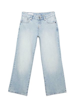 Svetlomodré široké rifle s gombíkom a zipsom na zapínanie, piatimi vreckami a pútkami na opasok, rozložené na bielom pozadí.