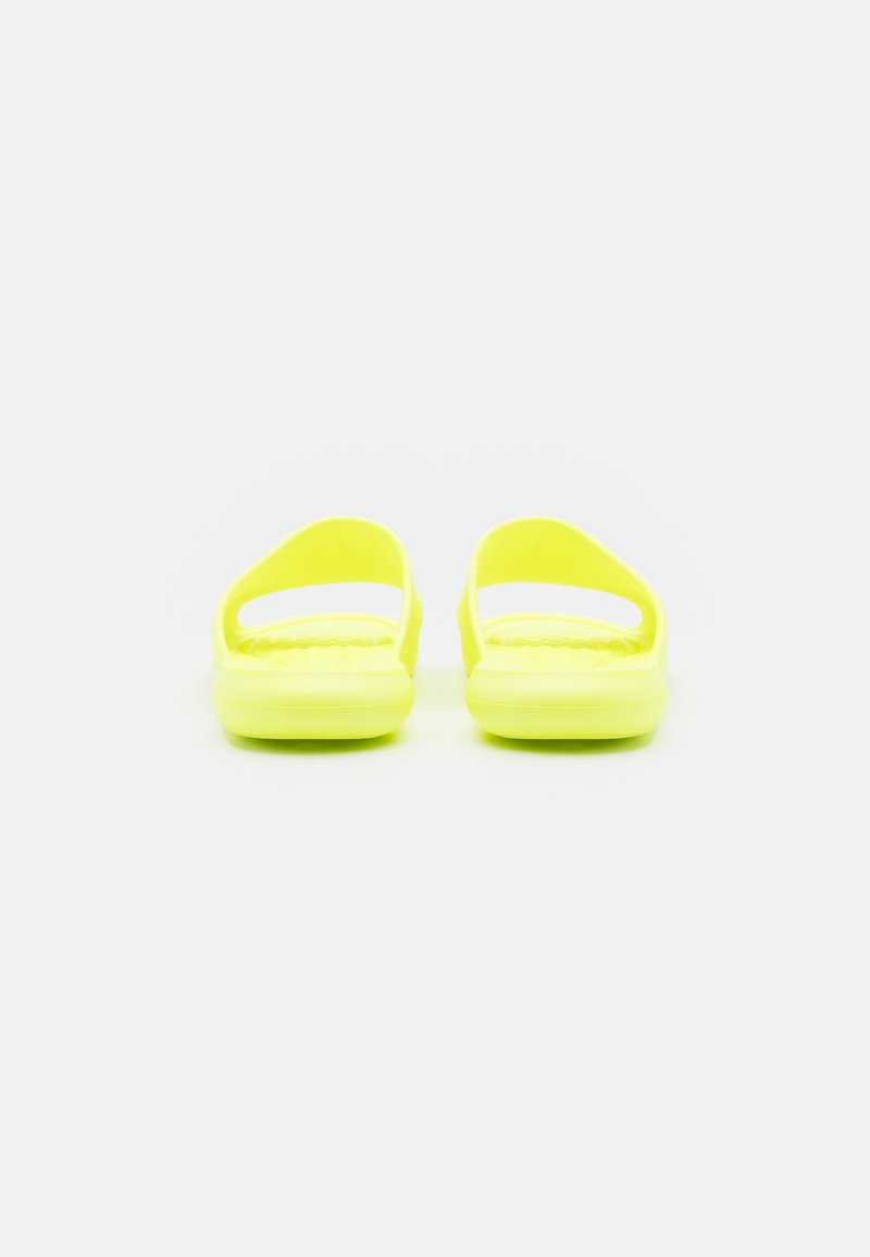 Nike VICTORI SHOWER - de baño - volt/black/verde neón - Zalando.es