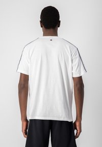 Champion CREWNECK - T-shirt med print - white