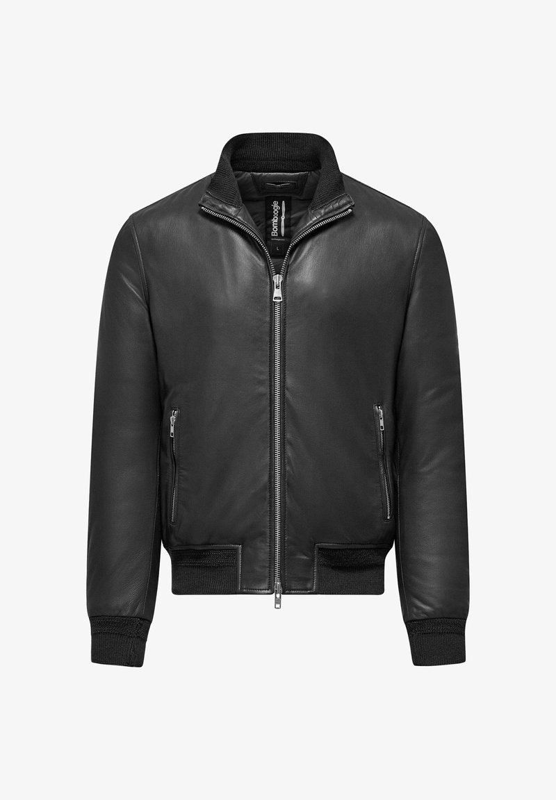 Zwarte leren bomberjack met een rits aan de voorkant, geribde kraag en manchet, en zijrits zakken, met een gladde textuur en minimale details.