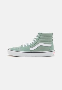 Unselected, iceberg green