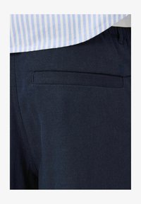 Non sélectionné, bleu foncé