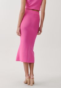 TUSSAH Kynähame - light pink