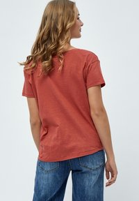 Desires DEDANNON TEE - Základné tričko - redwood