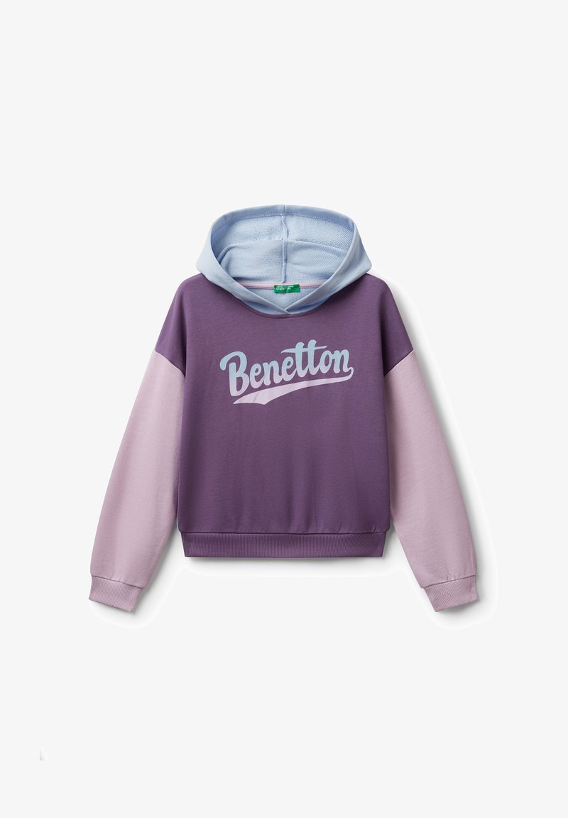 Hoodie a maniche lunghe viola e lavanda con rivestimento blu chiaro e testo "Benetton" al centro anteriore.