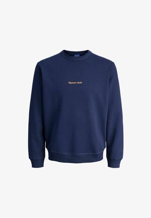 Tummansinisellä hupparilla on pitkät hihat, ribbireunat ja helma. Rinnassa on brodeerattu teksti erottuvalla kultaisella värillä.