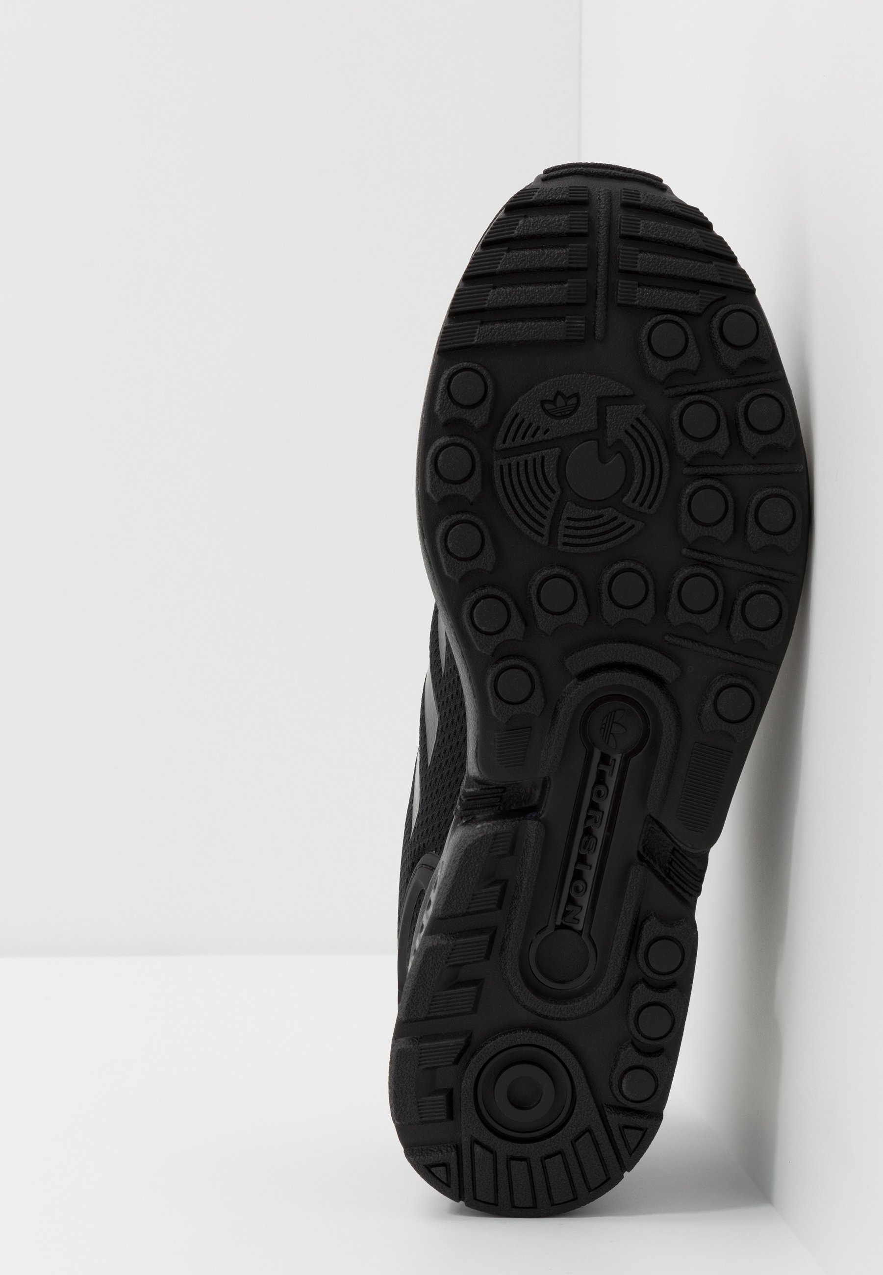baskets adidas zx flux carbon black black