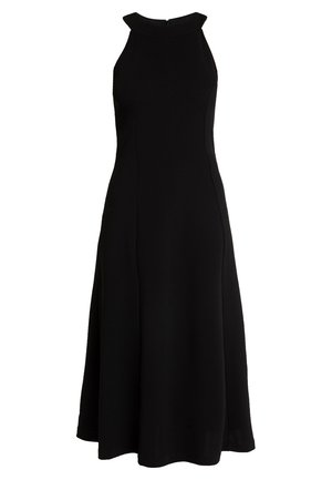 Robe midi noire sans manches avec un col montant et un corsage ajusté s'évasant en jupe trapèze.