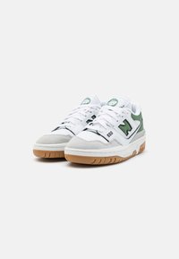 New Balance 550 UNISEX - Tossud - white/green