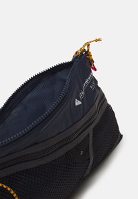 Klättermusen ALGIR ACCESSORY BAG MEDIUM UNISEX - Skulderveske - indigo blue