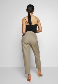Filippa K Kalhoty - khaki