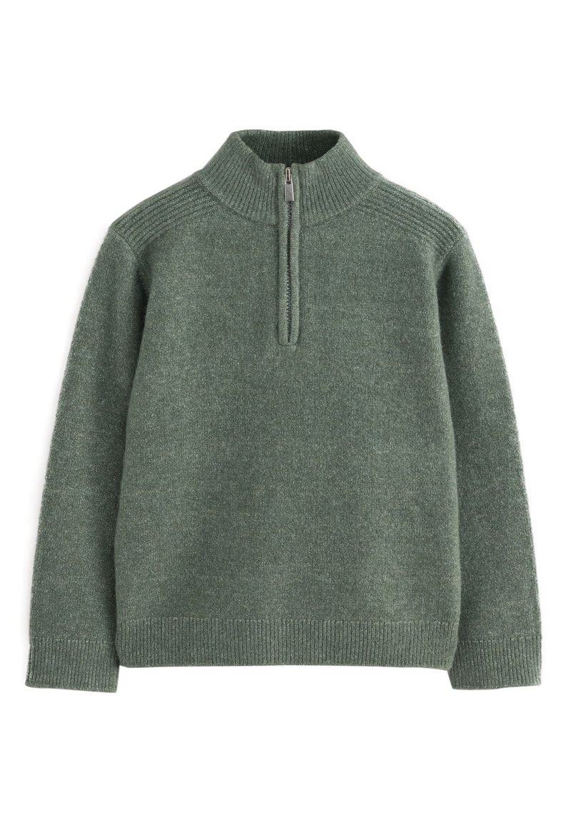 Grøn uldpullover med halvlukning, ribstrikket krave og manchetter. Glat tekstur og subtile mønsterdetaljer på skuldrene.