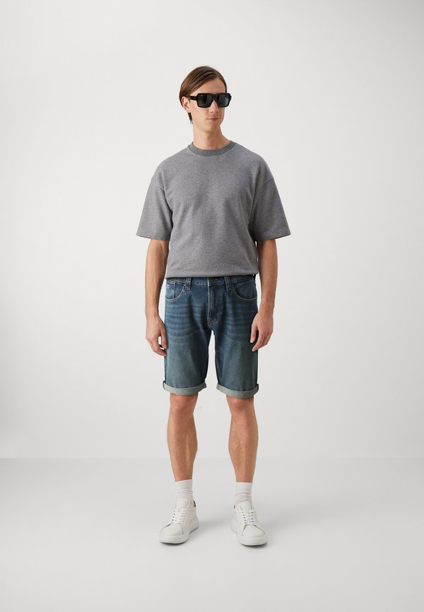 RONNIE - Denim shorts - denim dark3