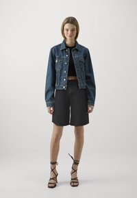 GAP JORT ALCOTT - Džinsa auduma šorti - black