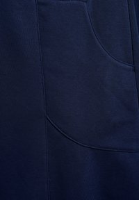 Thumbnail Image 7