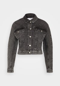 Černá džínová bunda s efektem vyprání, ozdobena stříbrnými cvočky, s zapínáním na knoflíky, náprsními kapsami s klopami a dlouhými rukávy.